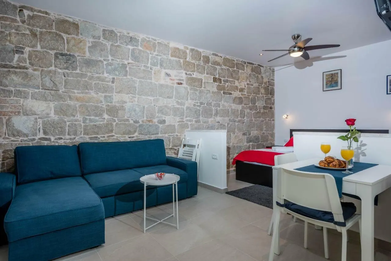 Vd 1892 Apartment Split