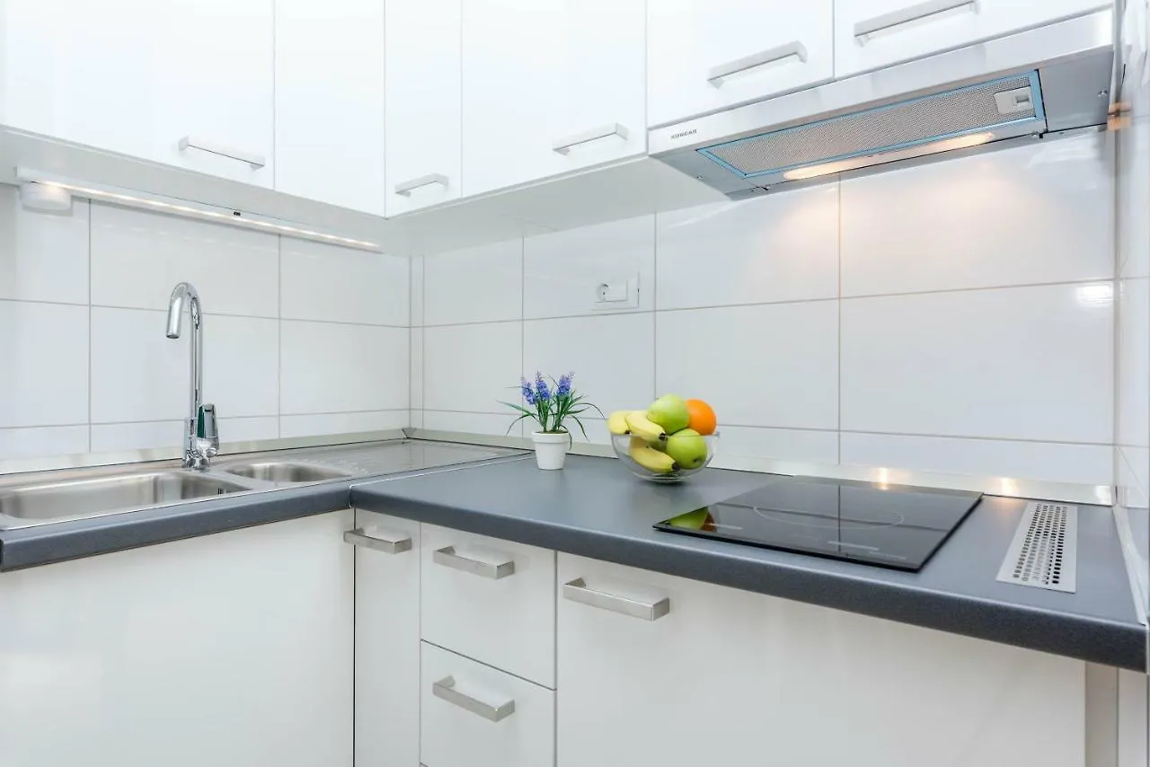 Vd 1892 Apartment Split