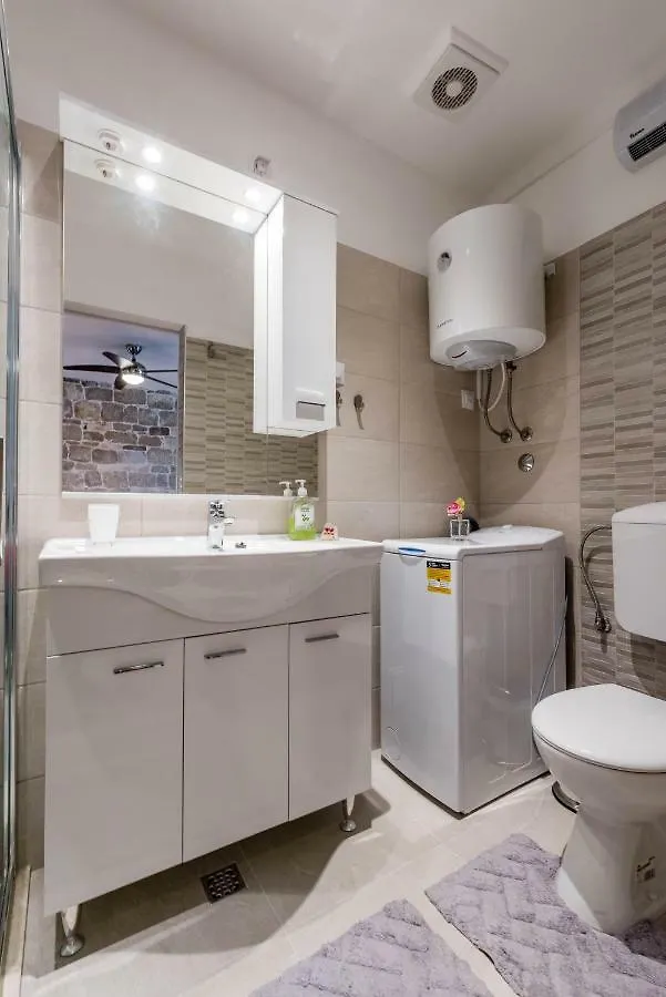 Vd 1892 Apartment Split